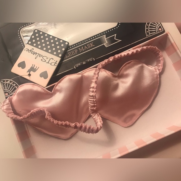 Pj Salvage Heart Sleep Mask - Picture 3 of 4